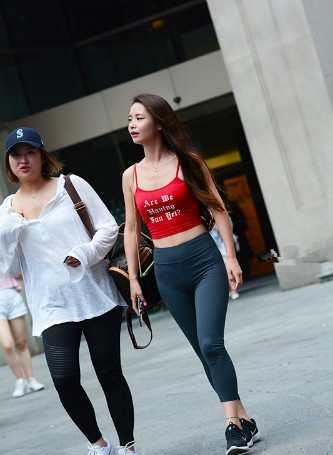 街拍玖: 紞如三鼓, 铿然一叶, 黯黯梦云惊断。