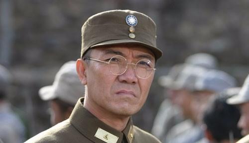 因亮剑一炮而红, 成名后甩开糟糠之妻, 赠送豪车补偿