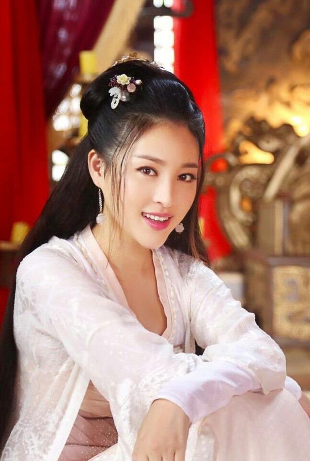 从最清纯的潘金莲到巾帼女将军甘婷婷每个角色都美的令人窒息