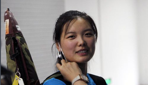 他的妻子张秋萍和女儿王威暘都是他最疼爱的人