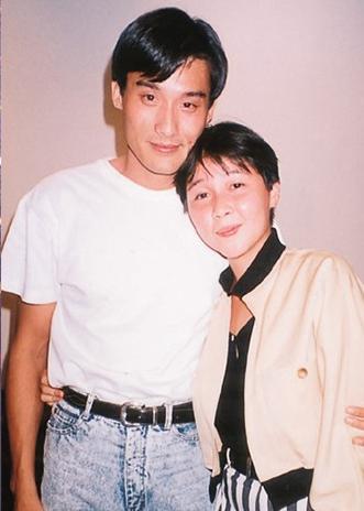 嫁给影帝30年, 如今59岁变胖变丑任人调侃, 而丈夫却这样对她