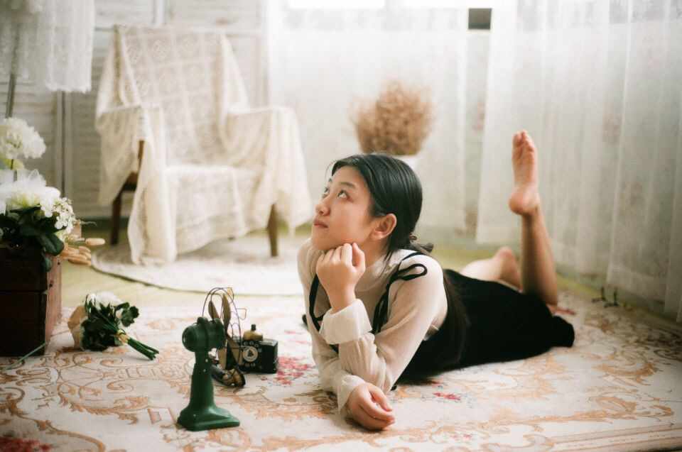 出镜:朱玥颖@的盧半夏器材:佳能kiss2胶片机