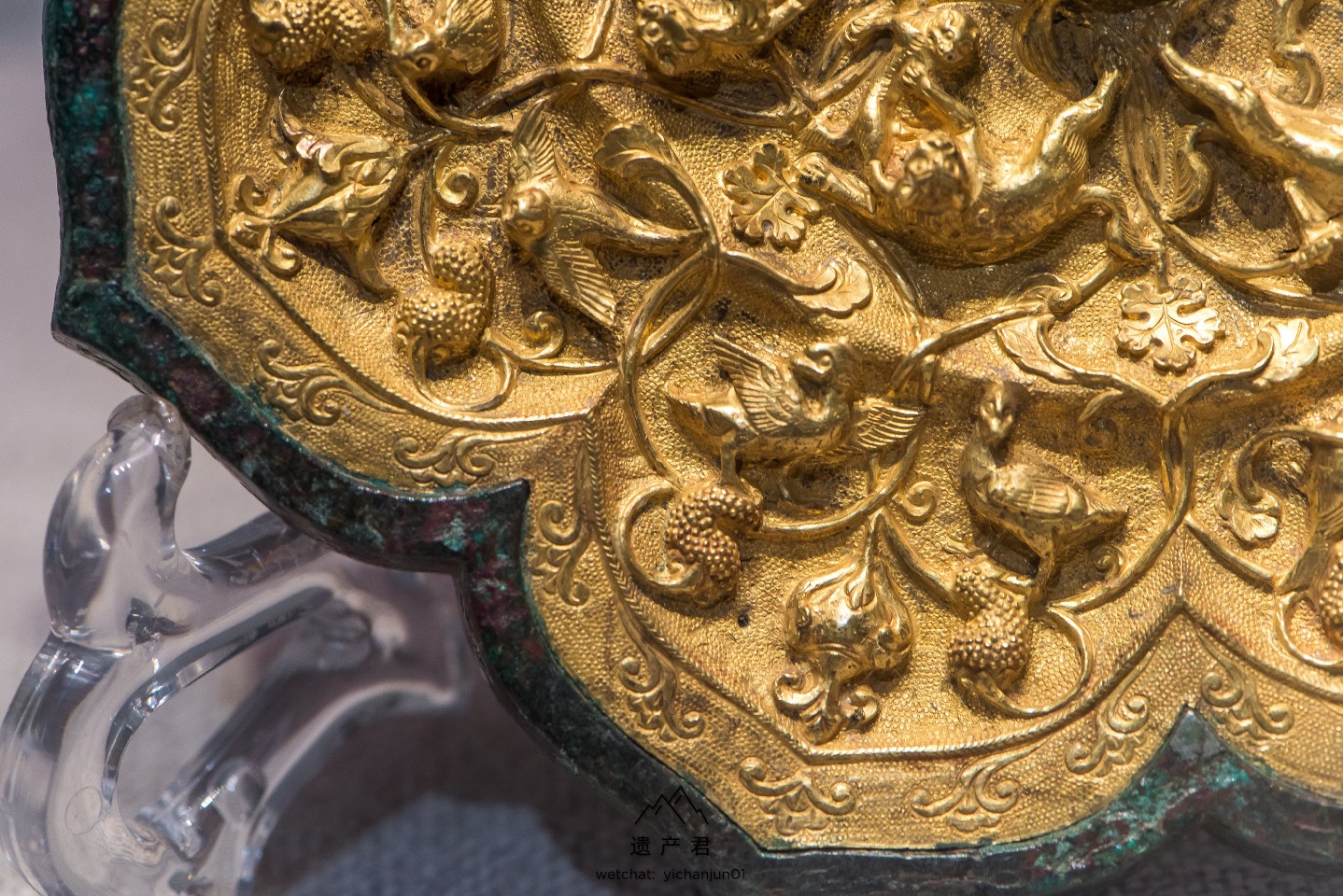 西安博物院藏金背瑞兽葡萄纹镜