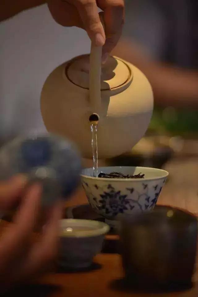 人人都爱明艳春日,却不知山中听雨亦是人生乐事