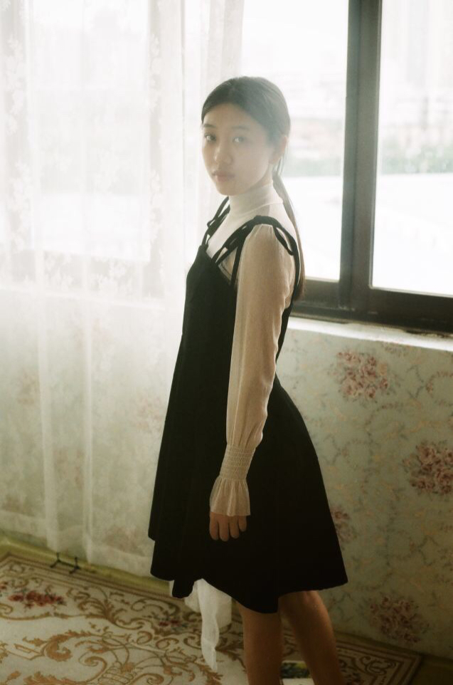 出镜:朱玥颖@的盧半夏器材:佳能kiss2胶片机