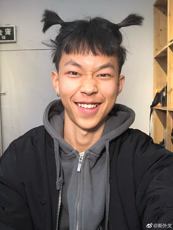 那个丑帅丑帅的男人凭什么可以在抖音圈粉无数