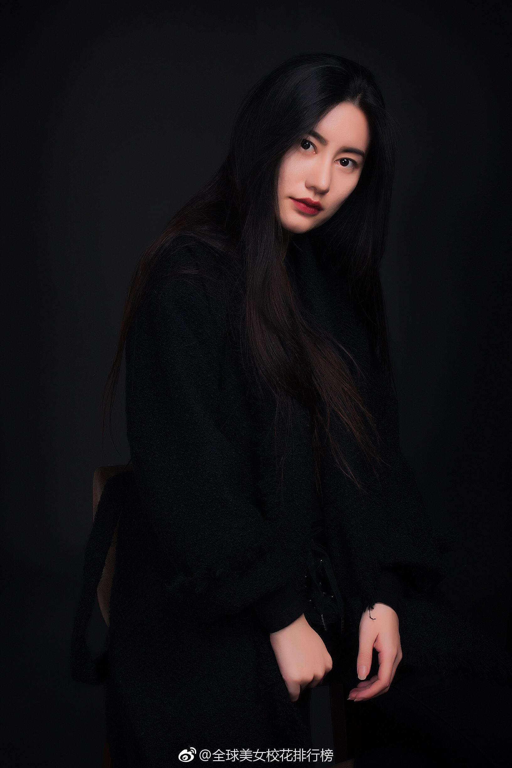 美女校花 西南民族大学研究生 生日1993 身高1