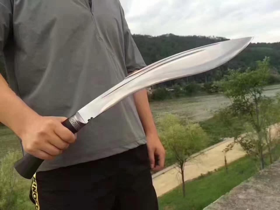 什么是反曲刀它的杀伤力有多大这种反曲刀杀伤力真的很强