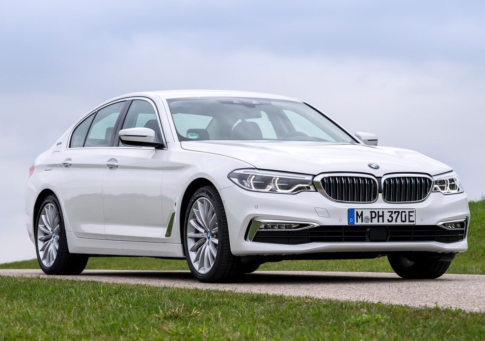 安全可靠又便捷,宝马530e全新充电方案来袭,新能源的重大突破!