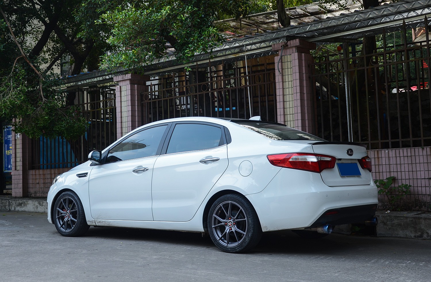 起亚k2改装德国tei racing街道版绞牙避震作业及效果展示,32段阻尼