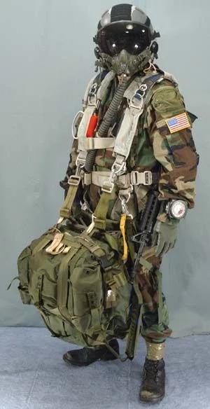 论高跳低开伞降战术的重要性,盘点美军高空跳伞的先进装备