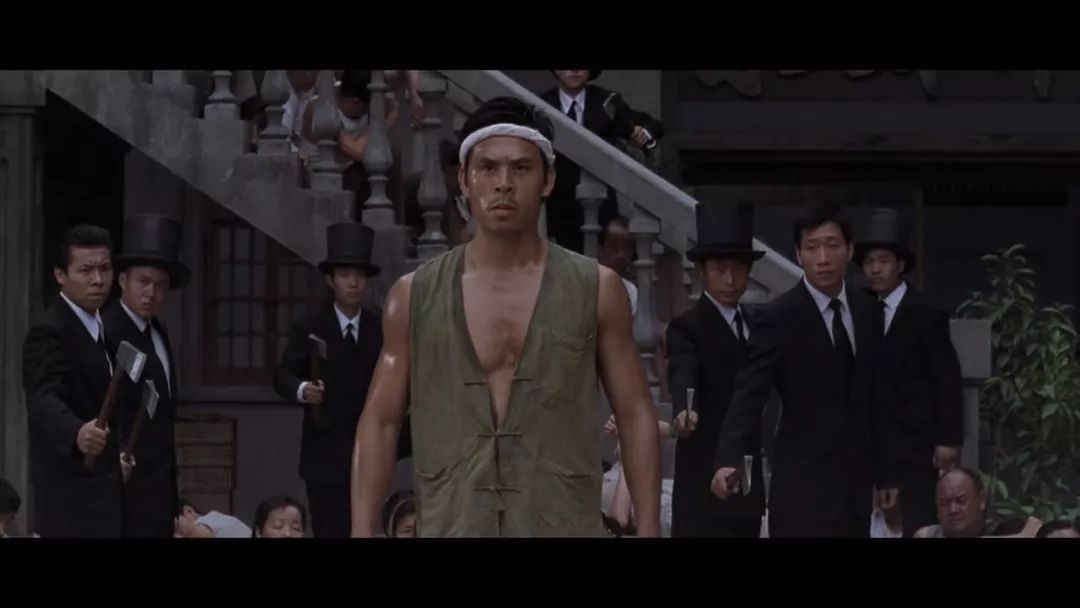 的哥哥才进去正式成为少林寺弟子,目前也是国内比较出名的功夫明星