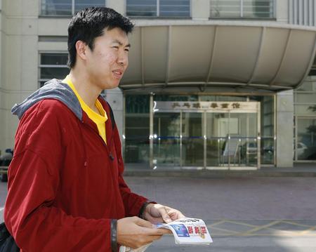 担任了多年的女篮领队,匡鲁彬的工作得到了主教练孙凤武的认可.