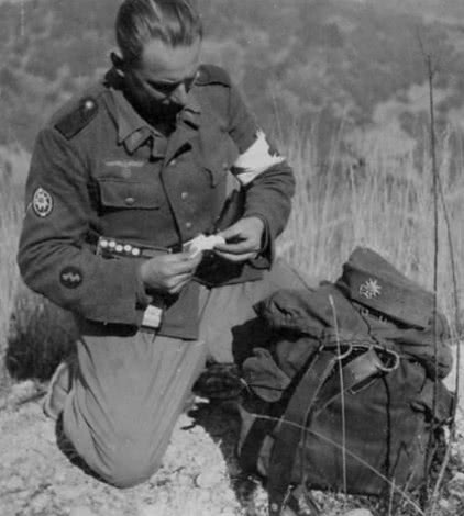 同样是轴心国,为何医疗兵在德日手上,命运如此不同?