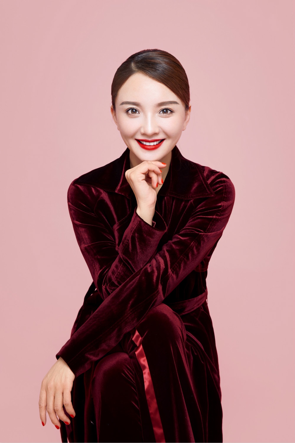 孙茜时尚写真 曝光 优雅干练展熟女气质