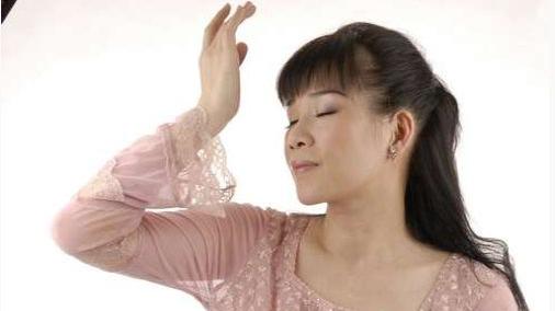 韩宝仪经典歌曲《情人桥》歌声令人心碎,唱哭