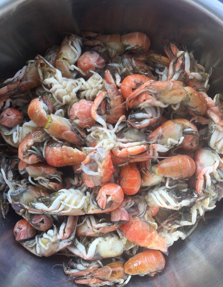 炒了一盘麻辣蝼蛄虾给老公下酒, 老公和他朋友一直夸我厉害