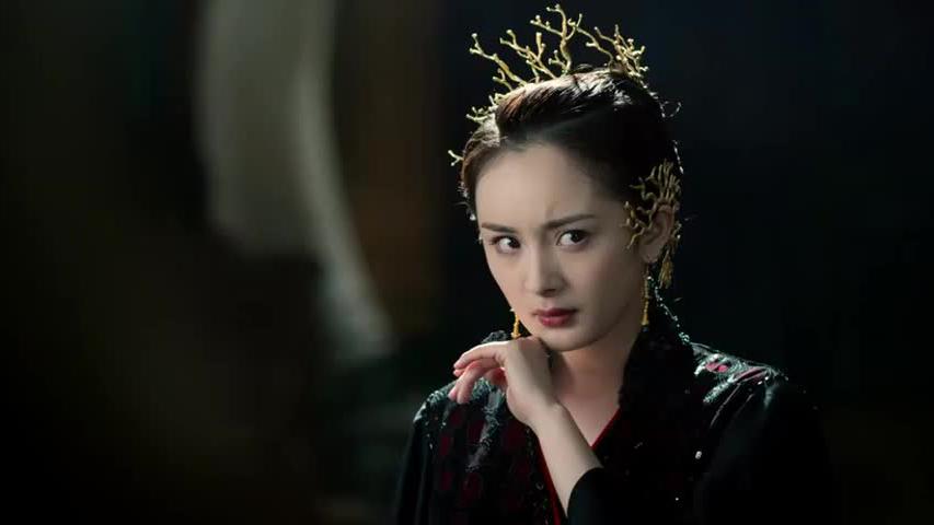 白浅被人打得一身是血,夜华赶到发怒了,气场把玄女吓得表情变形