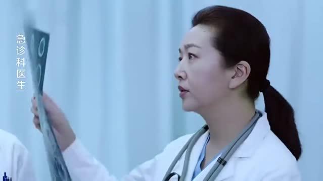 19 02:19 为您推荐: 家属不肯签字,医生怕担风险都不敢上手术台,何晶