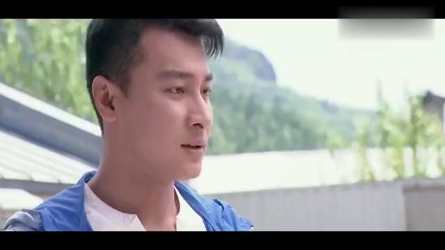 这是当年芭蕾舞剧《白毛女》中的男一号—— 大春哥在跳独舞
