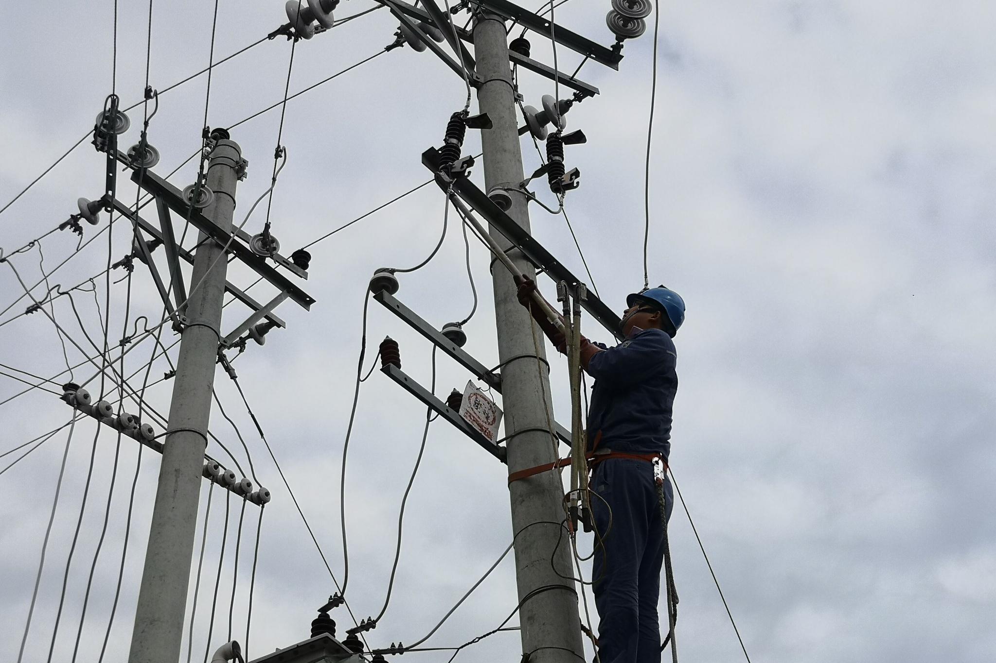 汉阴供电分公司配变增容助力电网迎峰度冬