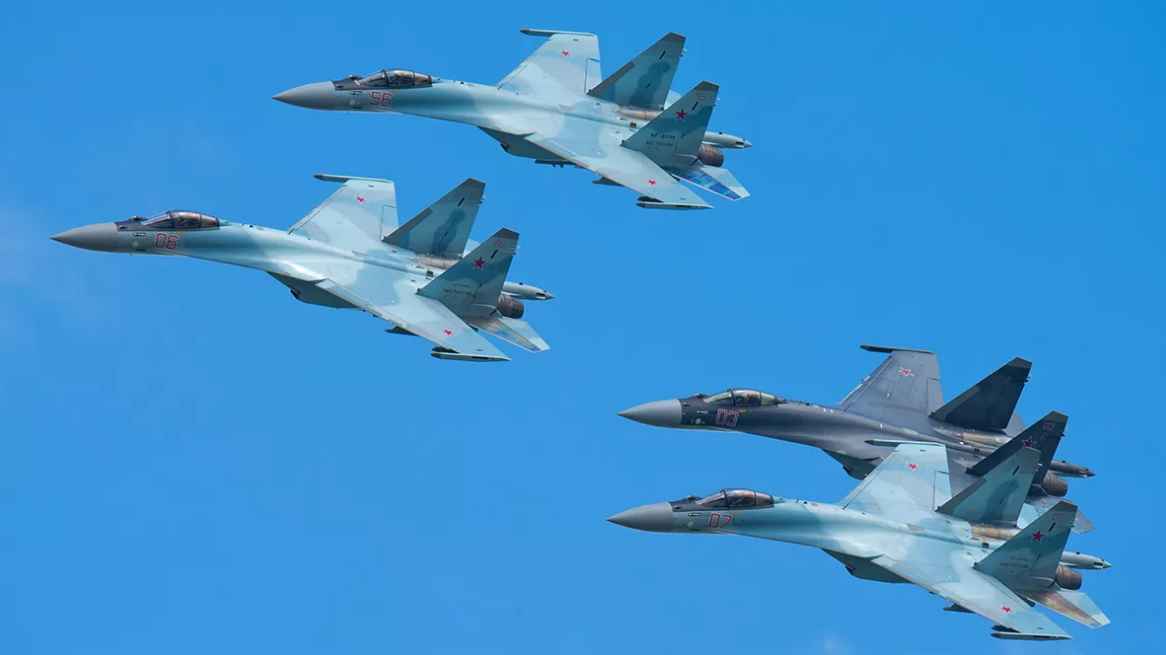 慢镜头下的歼10b眼镜蛇机动