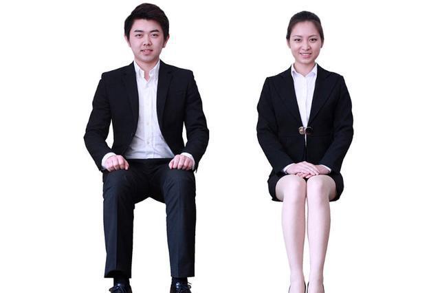 从鲁豫的二郎腿看职场礼仪的坐姿