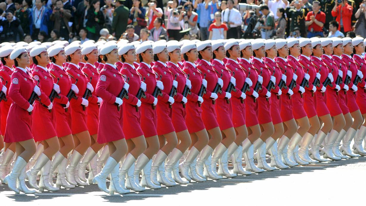白俄罗斯阅兵三大亮点:除了女兵方阵,都和中国有关