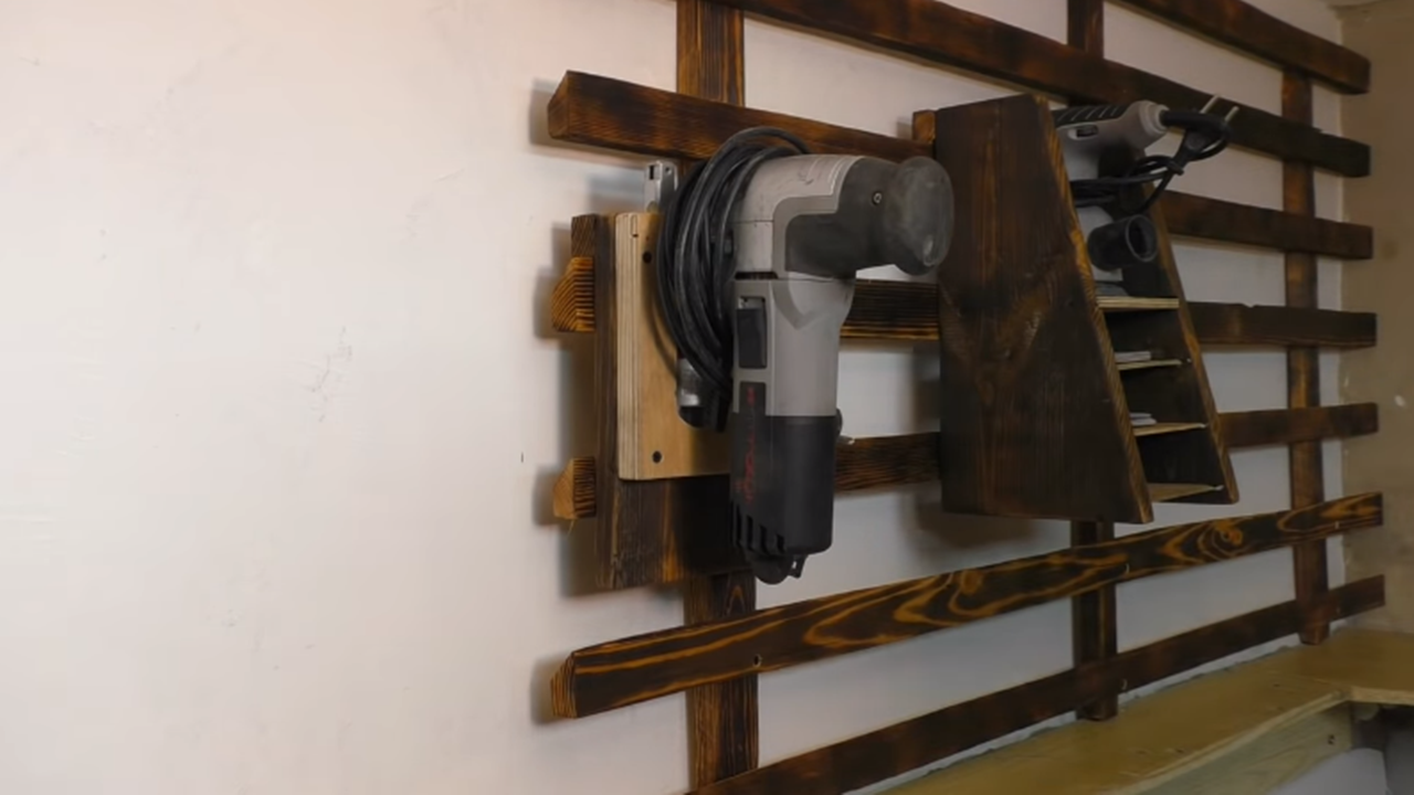 老外自制工具收纳支架,成品虽然简约,收纳一屋子零件绰绰有余!