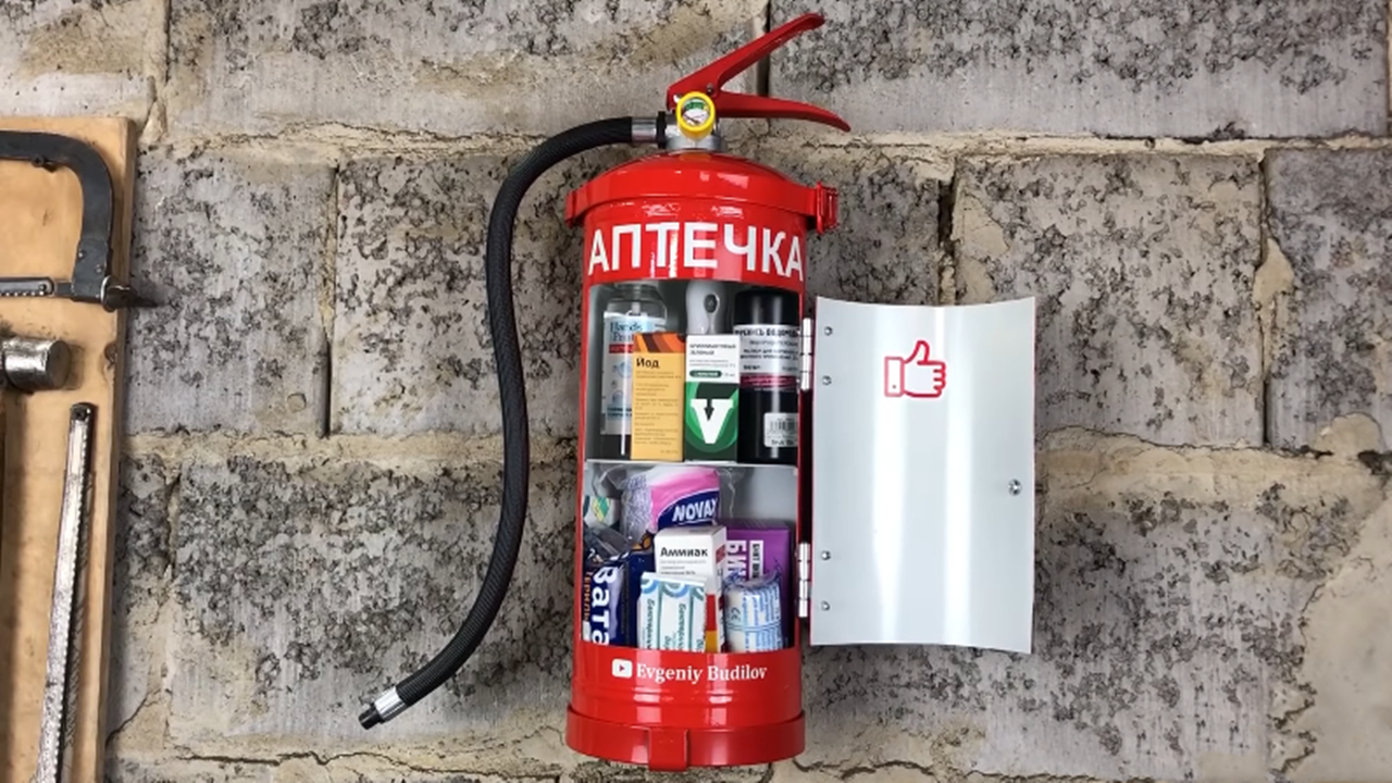 老外把灭火器改装成医疗箱网友不知道的肯定傻傻分不清楚