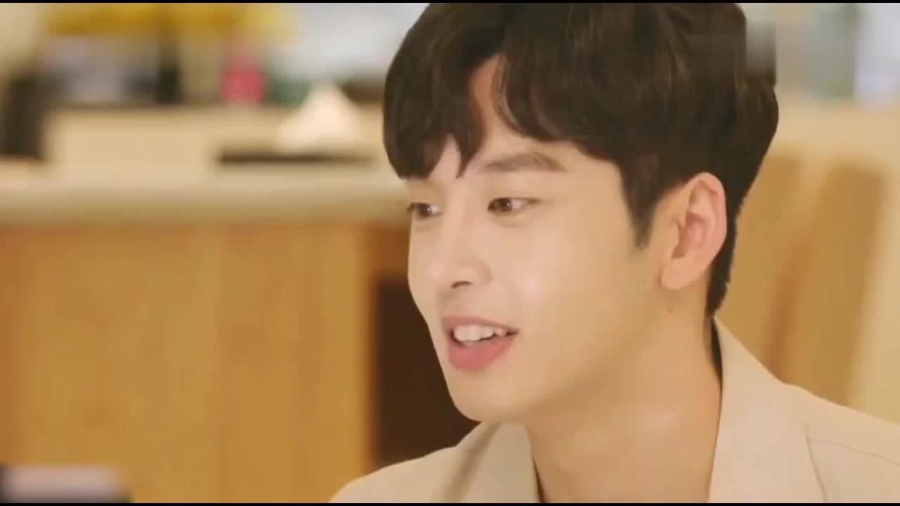 恋爱捕手韩国男星李敏浩出现金智妍看着满脸爱意太腻了