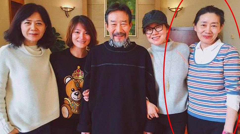 64岁李雪健和老婆罕见近照曝光 相爱35年