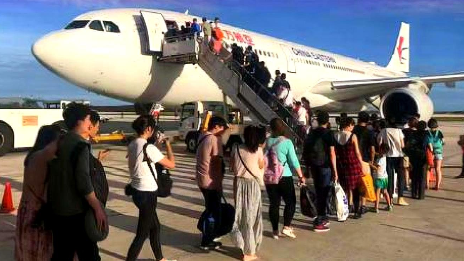 海关都挡不住,美籍华人掀起回国热潮,中方:中国不是收容所