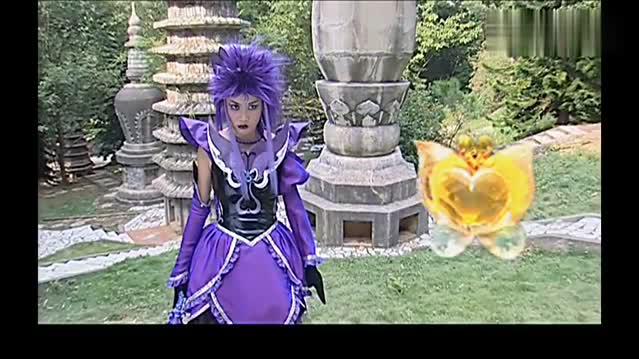 巴啦啦小魔仙:小月被魔仙彩石击中,很生气,还在抱怨现状