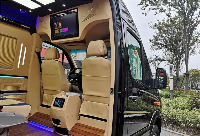 「奔驰斯宾特」房车e家,奔驰sprinter商务房车改装加长版12座