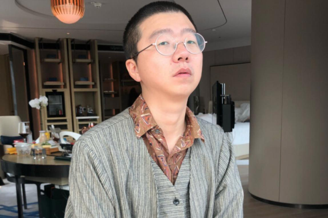 李诞：不愿走向高台的自私“小人物”，一切无所谓，人间不值得|吐槽大会_新浪新闻