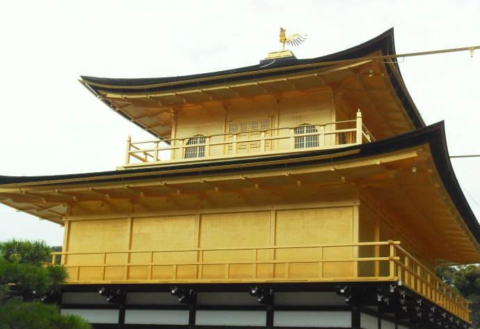 这栋金光闪闪的著名建筑居然是日本最负盛名的