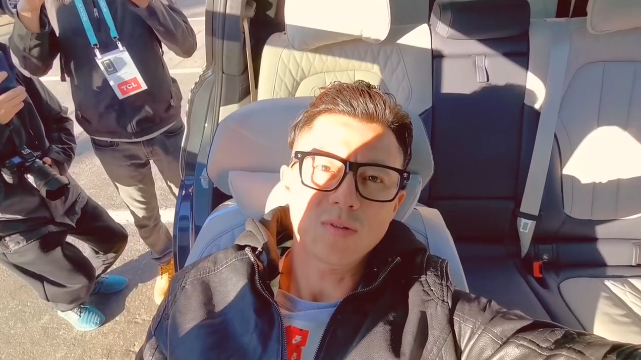 宝马 “零重力”座椅体验 我猜未来在X7和7系上可以选配