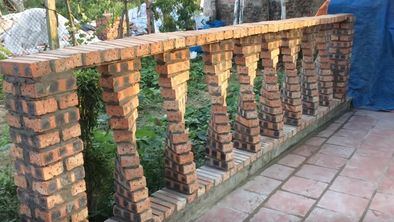 老瓦工显露手艺砌出麻花墙简直就是艺术品网友能防小偷吗