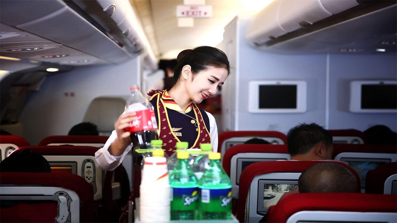 飞机餐可以免费要第二份,但却很少人会要,你知道为什么吗?