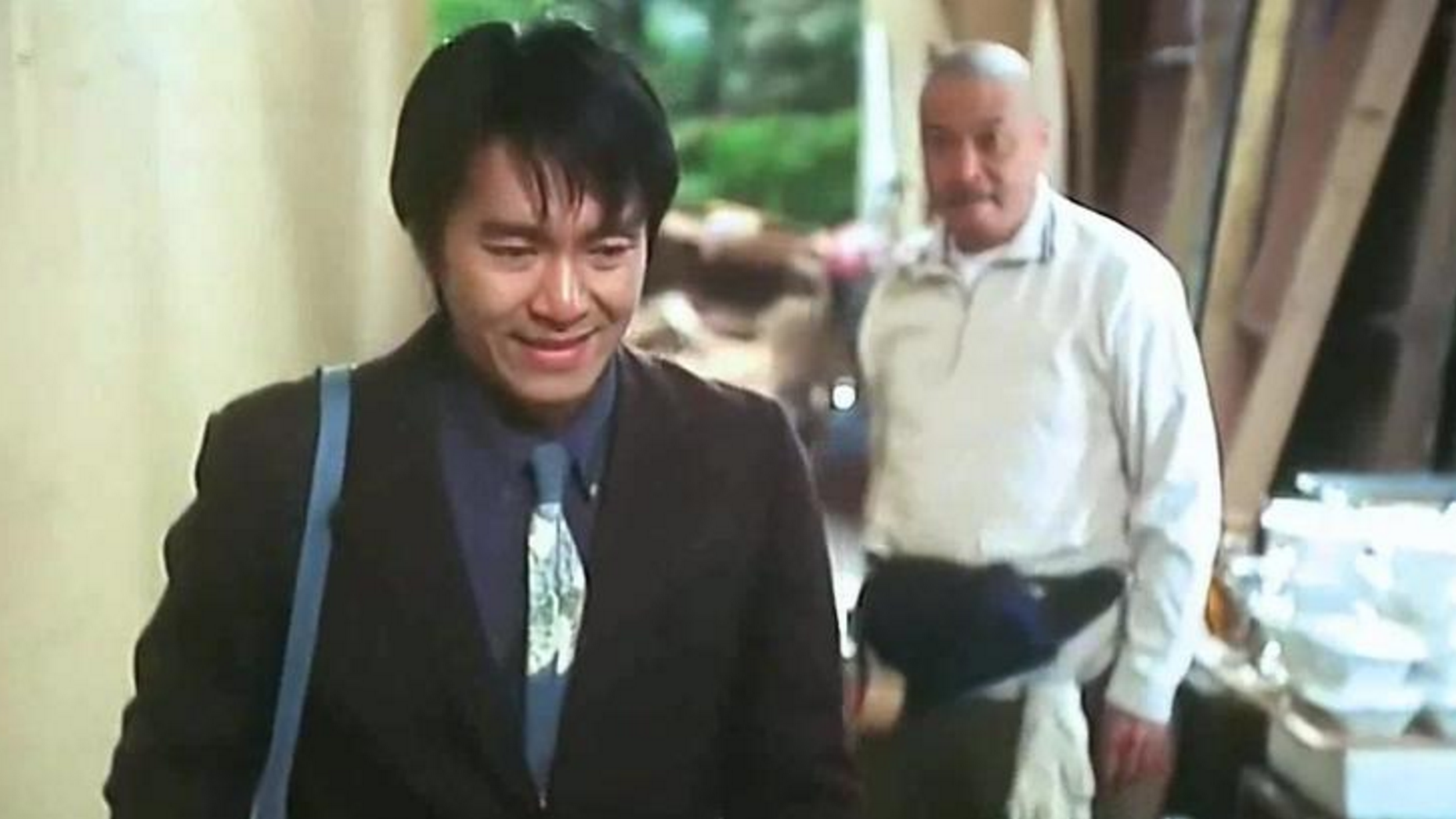 据说星爷当年含泪挤出笑容的这段,曾被选入北京电影学院教程