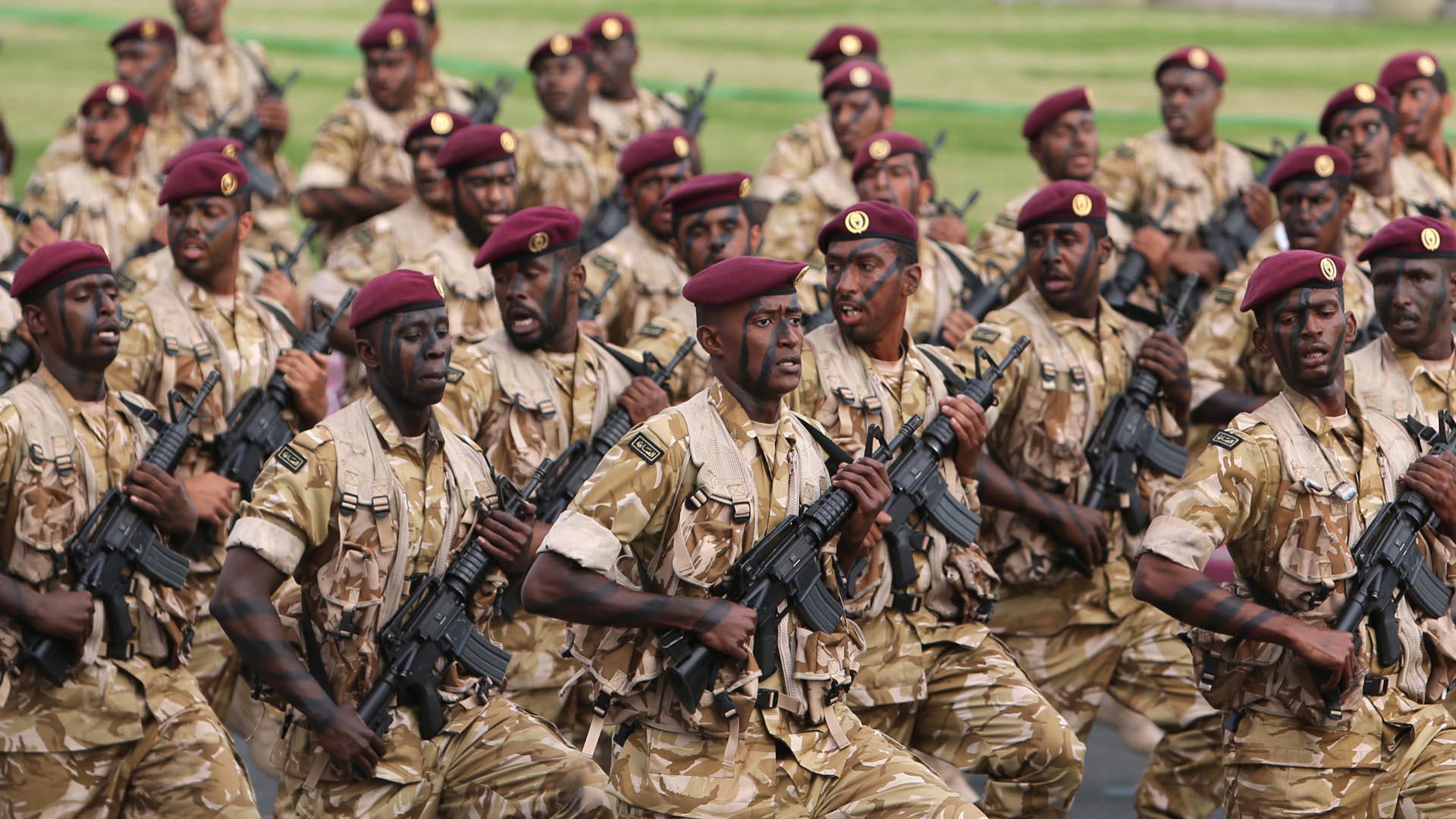 很少看见的文莱阅兵,参加的士兵气势十足,正步可以!