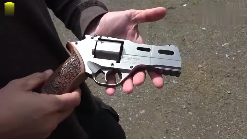 点357马格南左轮手枪射击实测这么漂亮的左轮还是很少见的