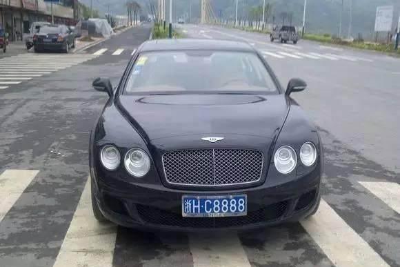 地方普通车不一般, 浙江衢州豪车多, 连号车牌8最突出