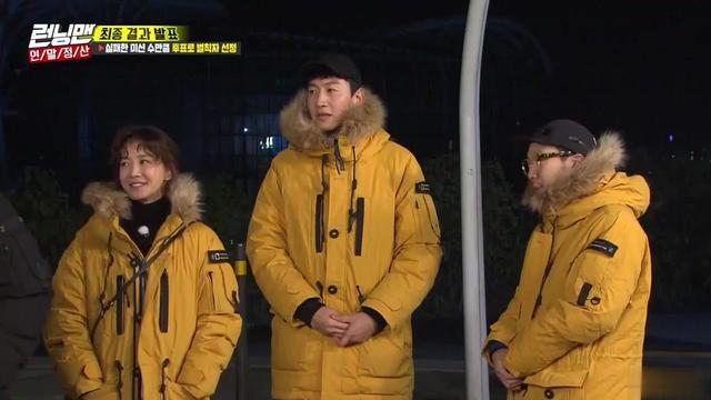 李诗英转身就给了李光洙一拳,李光洙还不服,哈哈劝他不要冲动!