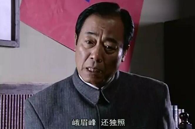 《潜伏》的最后时刻，站长为何要“派人”把余则成押到机场？|余则成|站长|吴敬中|潜伏|官阶_新浪新闻