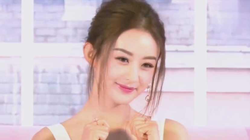 当幸运之门降临到赵丽颖的旁边但是柔弱的颖宝