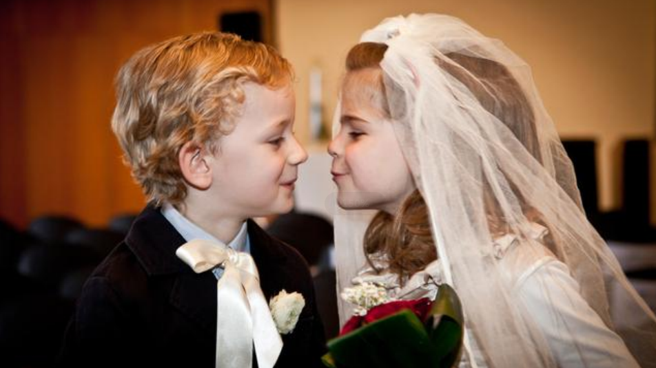 为什么伊朗曾经9岁就能结婚,而中国却要20岁?原因让人不解!