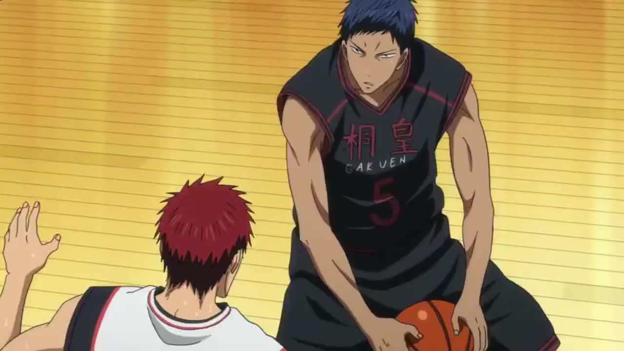 黑子的篮球 火神激发斗志 竟成功拦截zone状态下的青峰