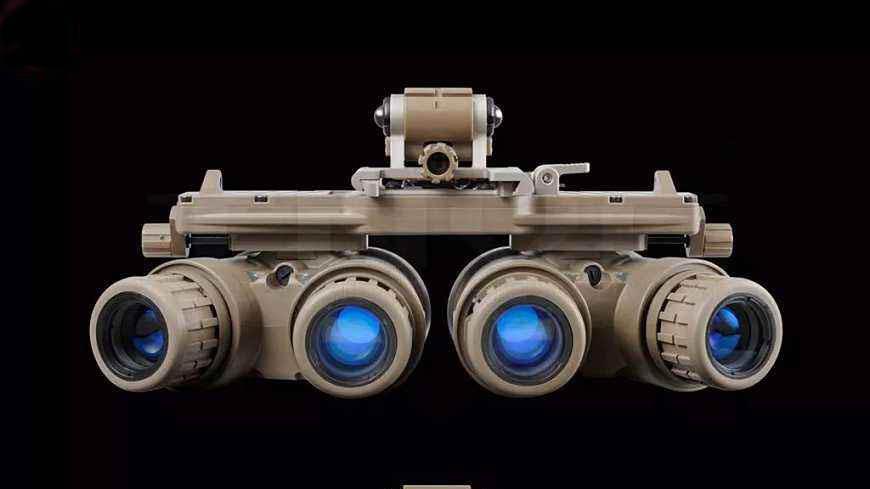 乌克兰特种兵装备美军"四目夜视仪",领先世界30年,去比俄军强